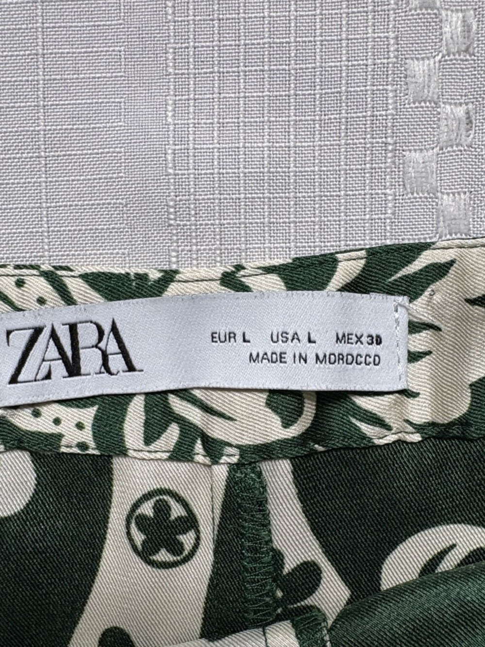 Zara High Waisted SZ L Wide Leg Satin Printed Floral Flowy Green  Pants - Picture 5 of 5